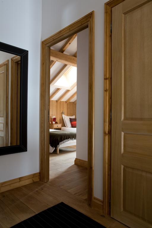 Yeti Lodge Rooms อาร์ฌองติแยร์ ภายนอก รูปภาพ