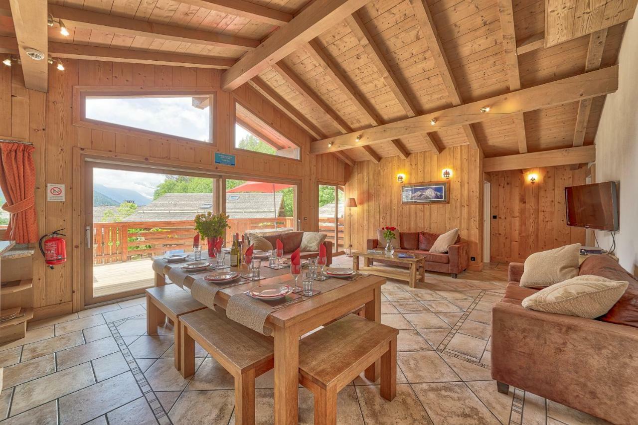 Yeti Lodge Rooms อาร์ฌองติแยร์ ภายนอก รูปภาพ