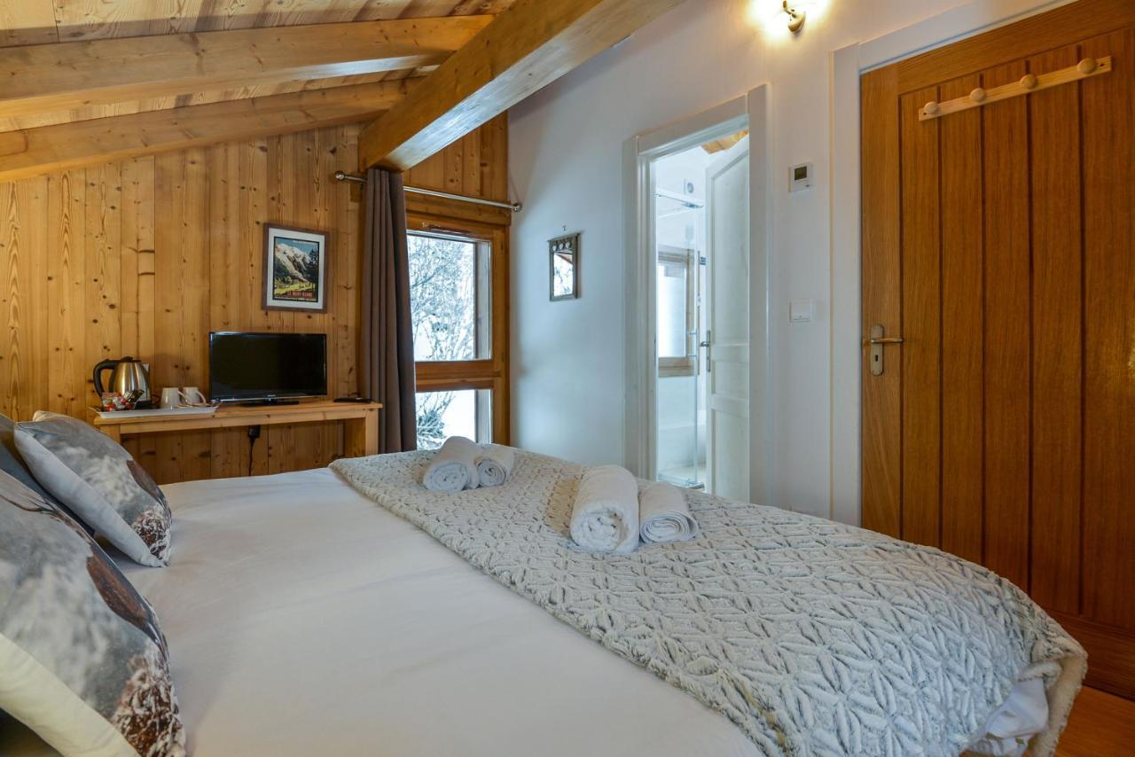 Yeti Lodge Rooms อาร์ฌองติแยร์ ภายนอก รูปภาพ