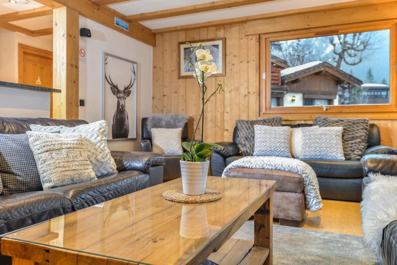 Yeti Lodge Rooms อาร์ฌองติแยร์ ภายนอก รูปภาพ