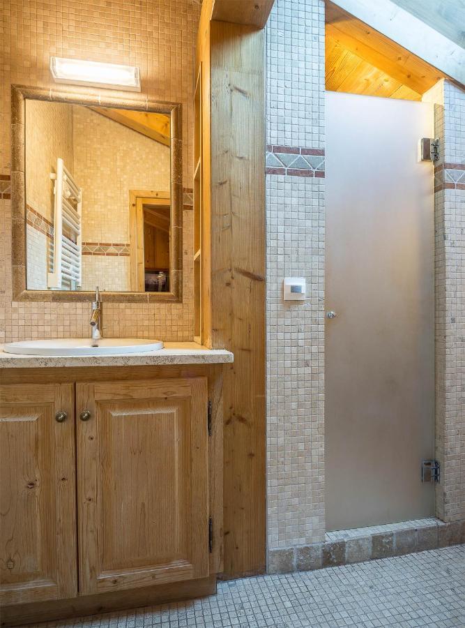 Yeti Lodge Rooms อาร์ฌองติแยร์ ภายนอก รูปภาพ