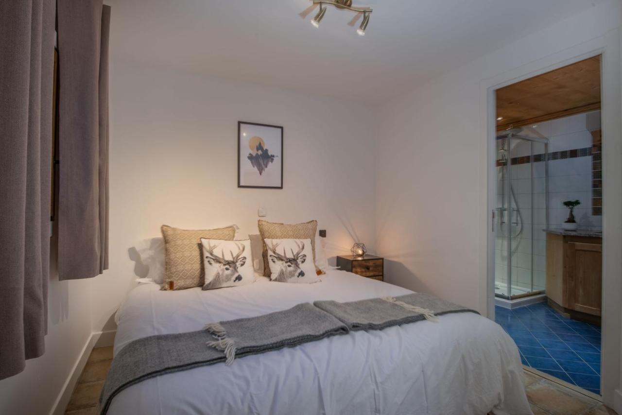 Yeti Lodge Rooms อาร์ฌองติแยร์ ภายนอก รูปภาพ